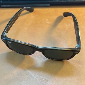 Ray Ban New Wayfarer Tortoise Shell